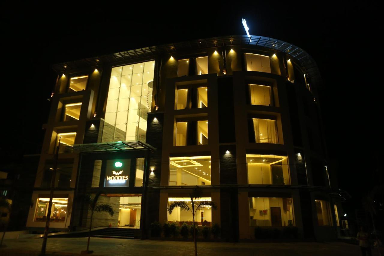 Woodies Bleisure Hotel Kozhikode Dış mekan fotoğraf